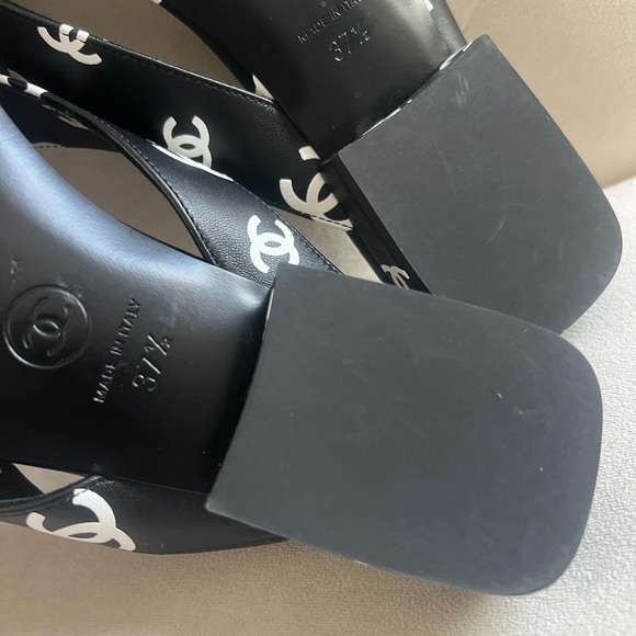 Chanel Leather CC Sandals size 37,5 fit size 7-7.5 US - Picture 8 of 12